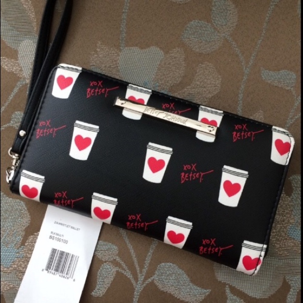 Betsey Johnson wallet ☕️